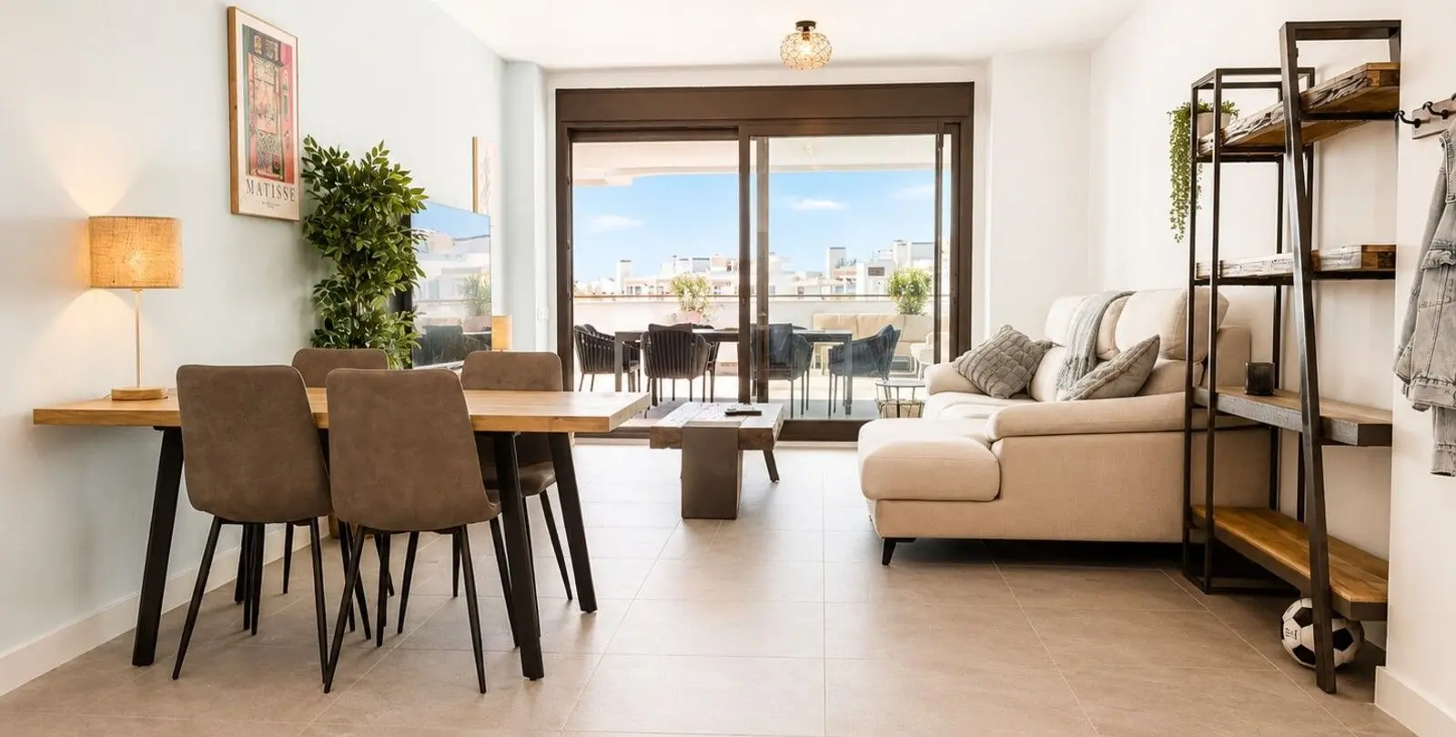 Sale of middle floor apartment in Estepona 7