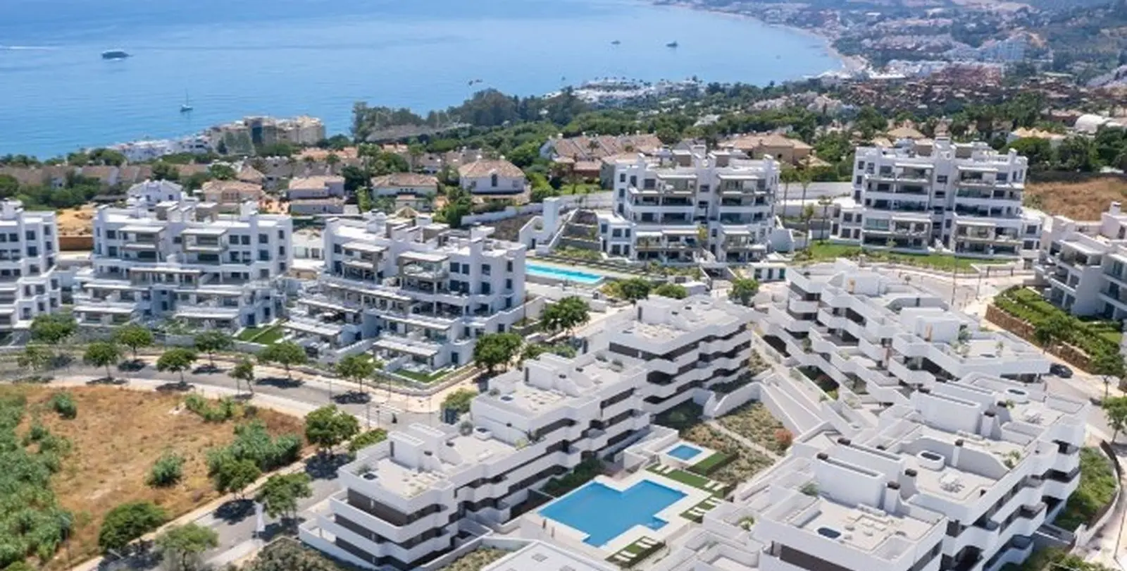 Sale of middle floor apartment in Estepona 8