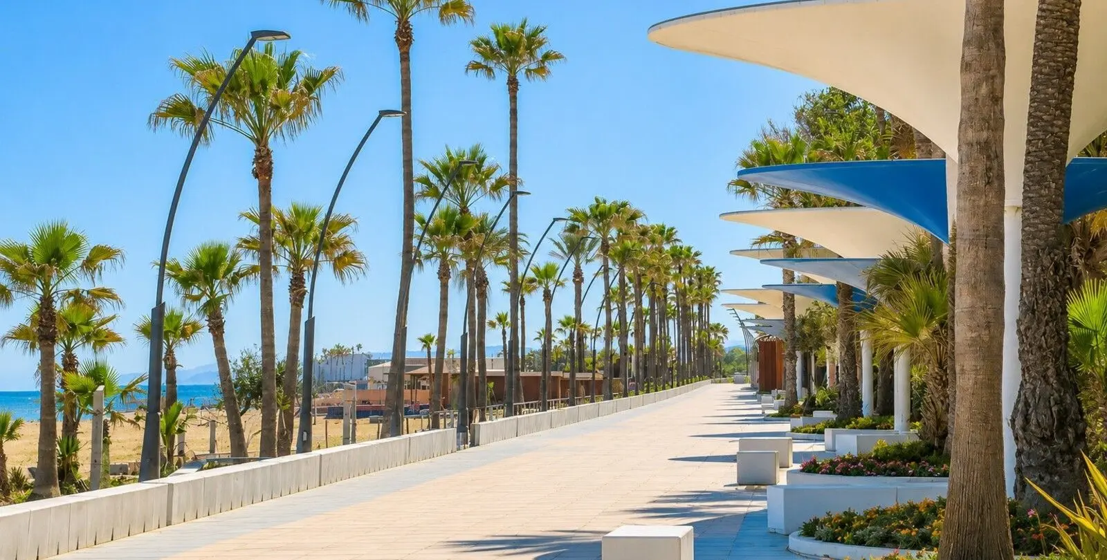 Sale of middle floor apartment in Estepona 19