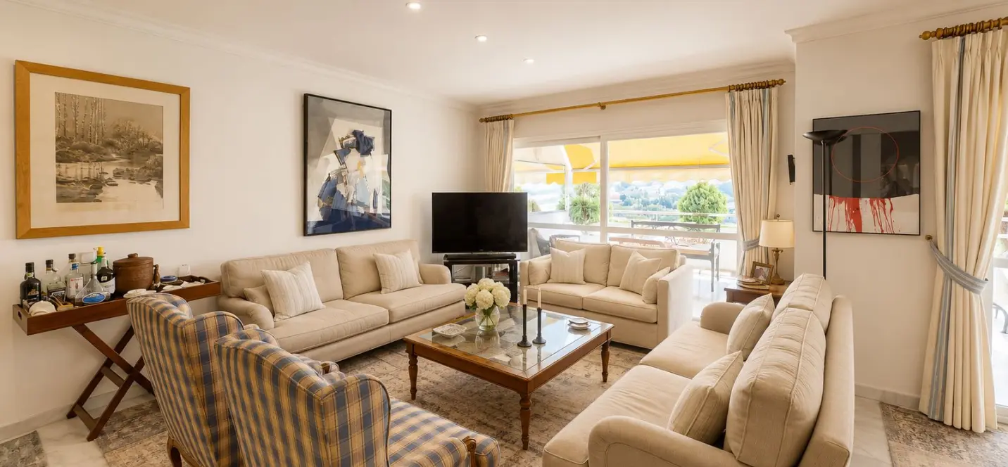Sale of penthouse duplex in Guadalmina Baja 4