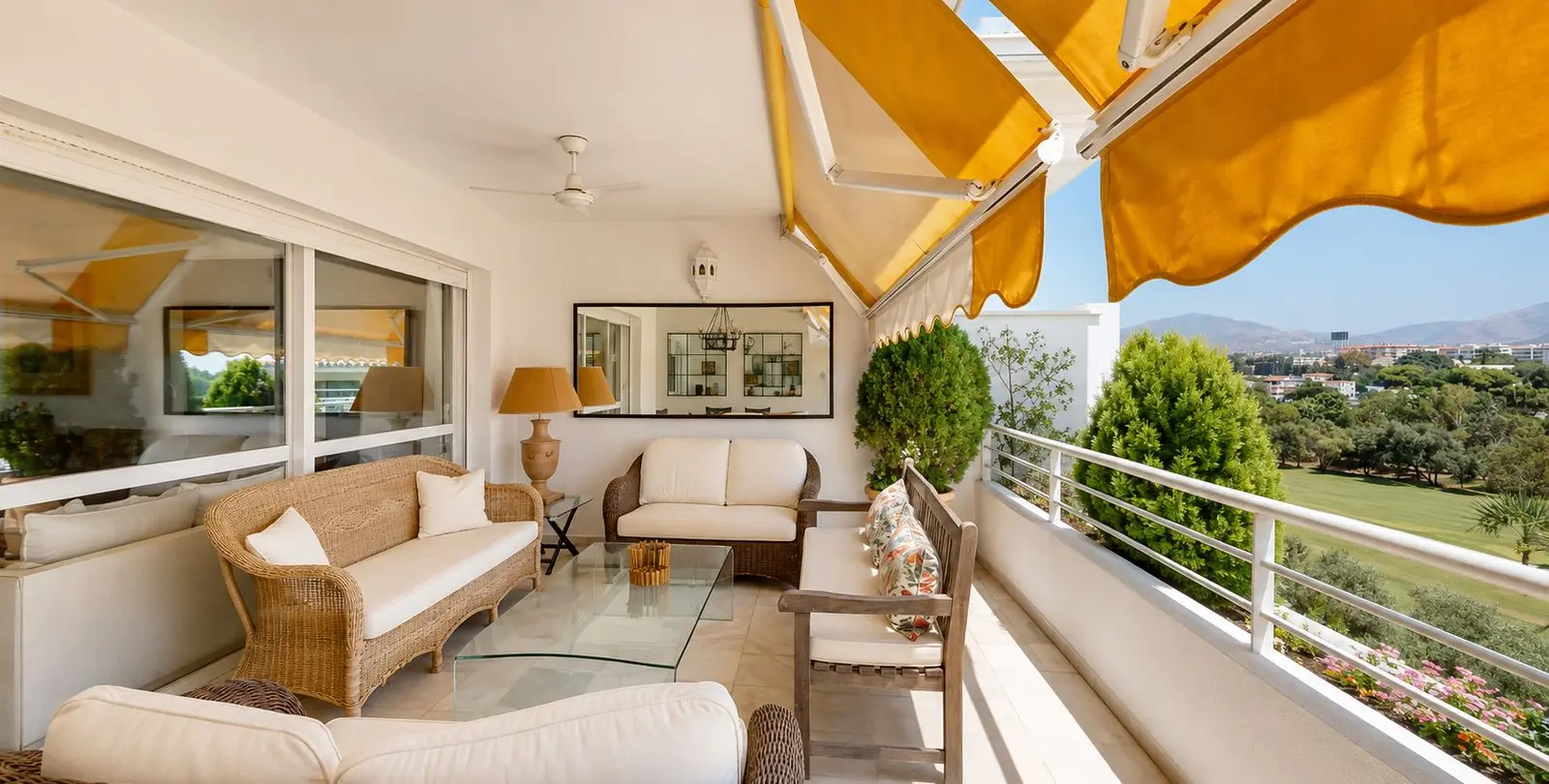 Sale of penthouse duplex in Guadalmina Baja 7