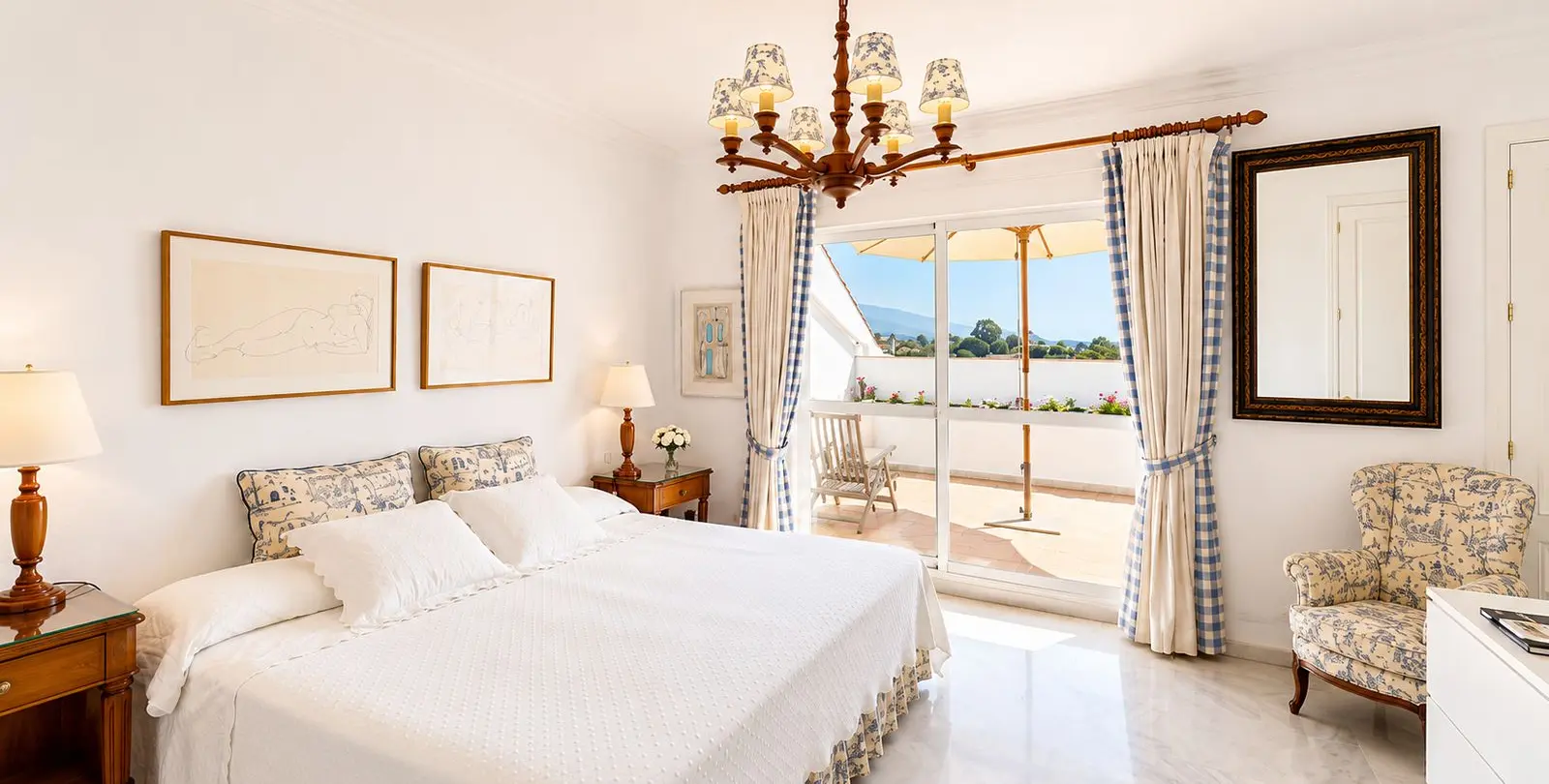 Sale of penthouse duplex in Guadalmina Baja 13