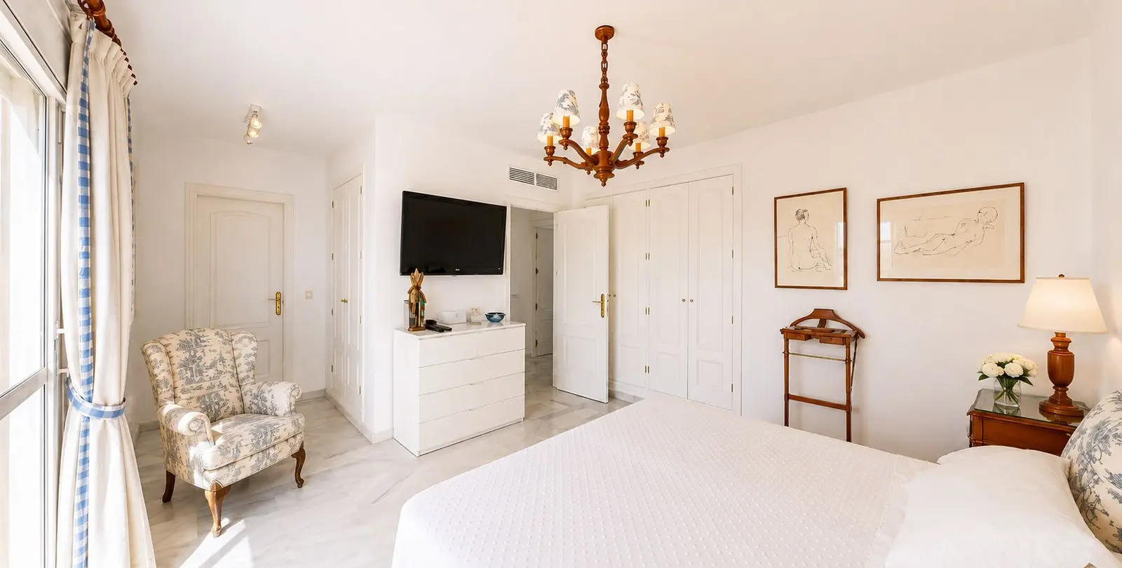 Sale of penthouse duplex in Guadalmina Baja 14
