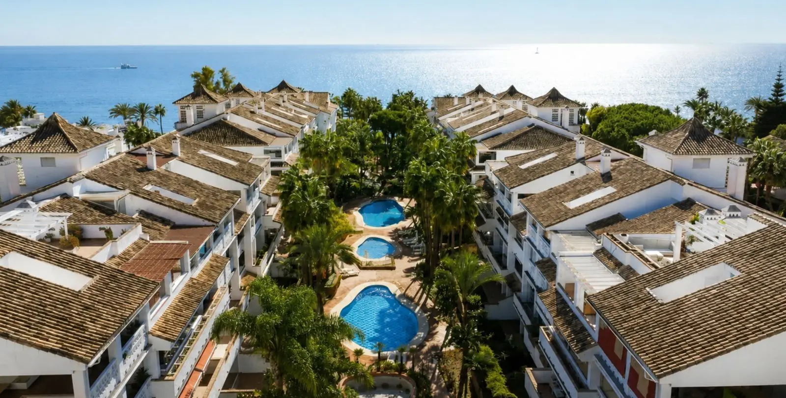 Venta de apartamento en planta media en Marbella 1