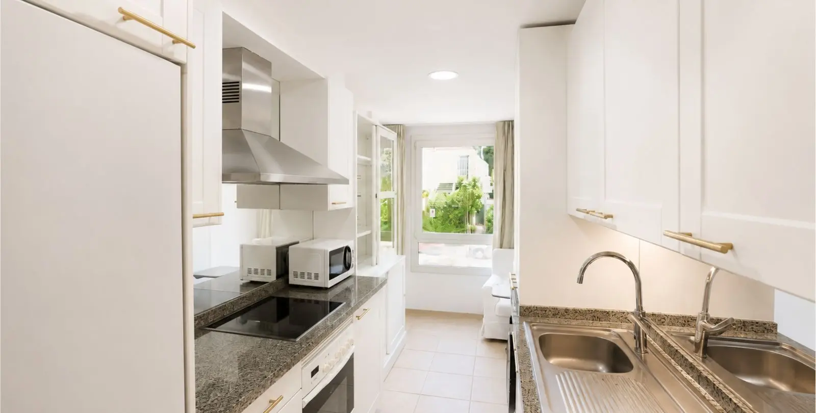 Venta de apartamento en planta media en Marbella 5