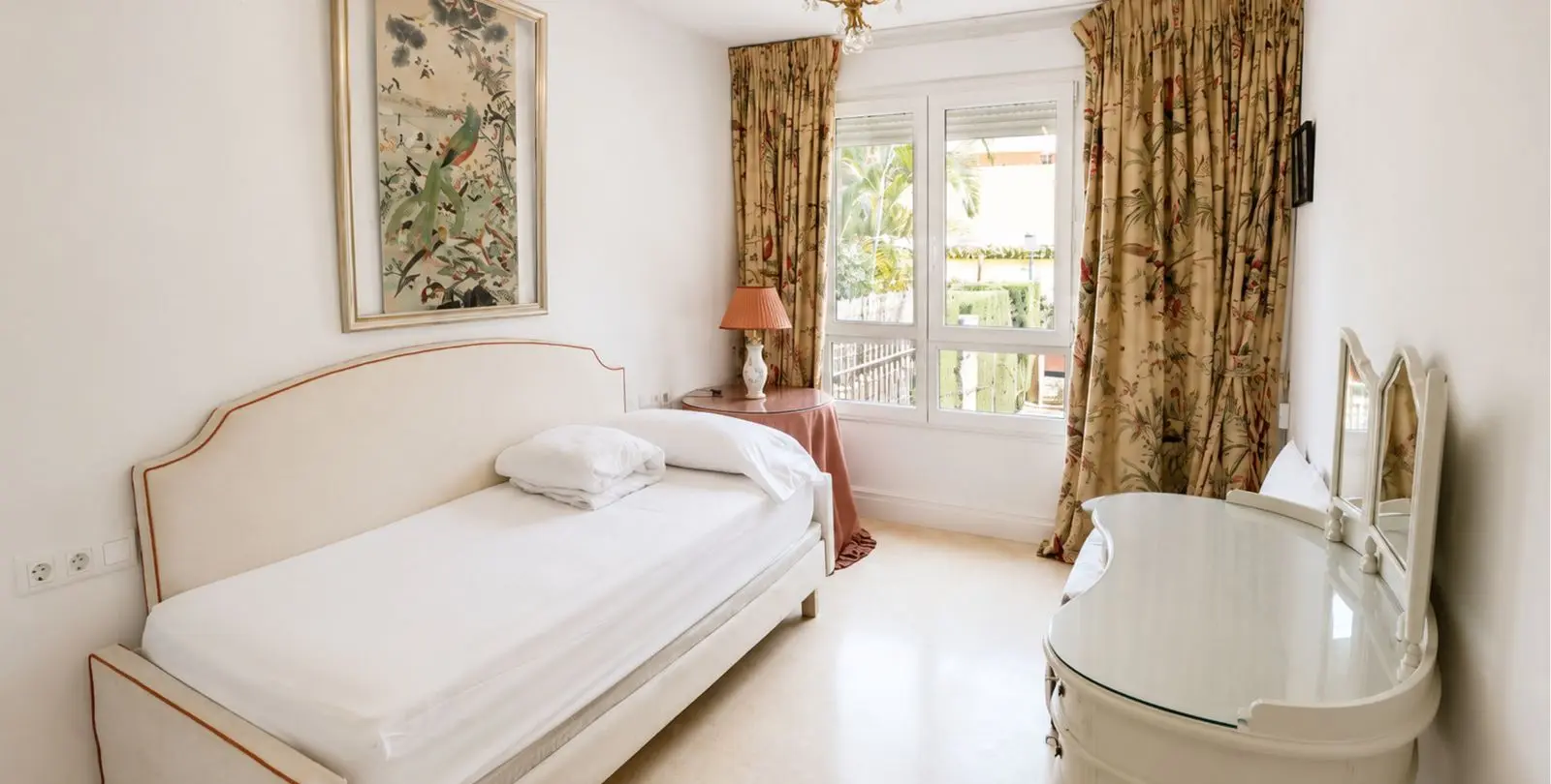Venta de apartamento en planta media en Marbella 10