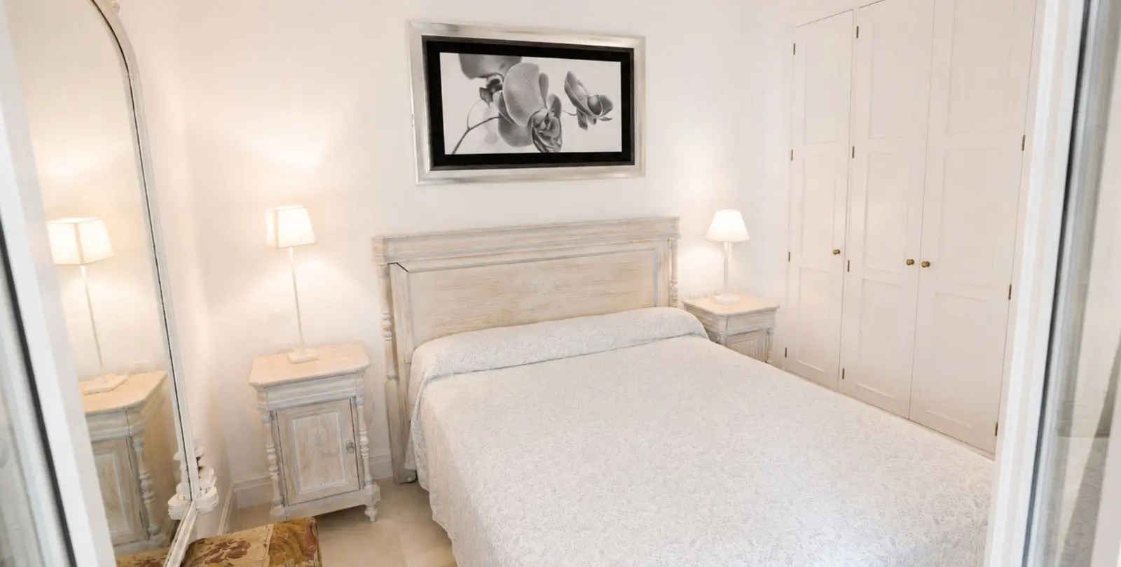 Venta de apartamento en planta media en Marbella 11