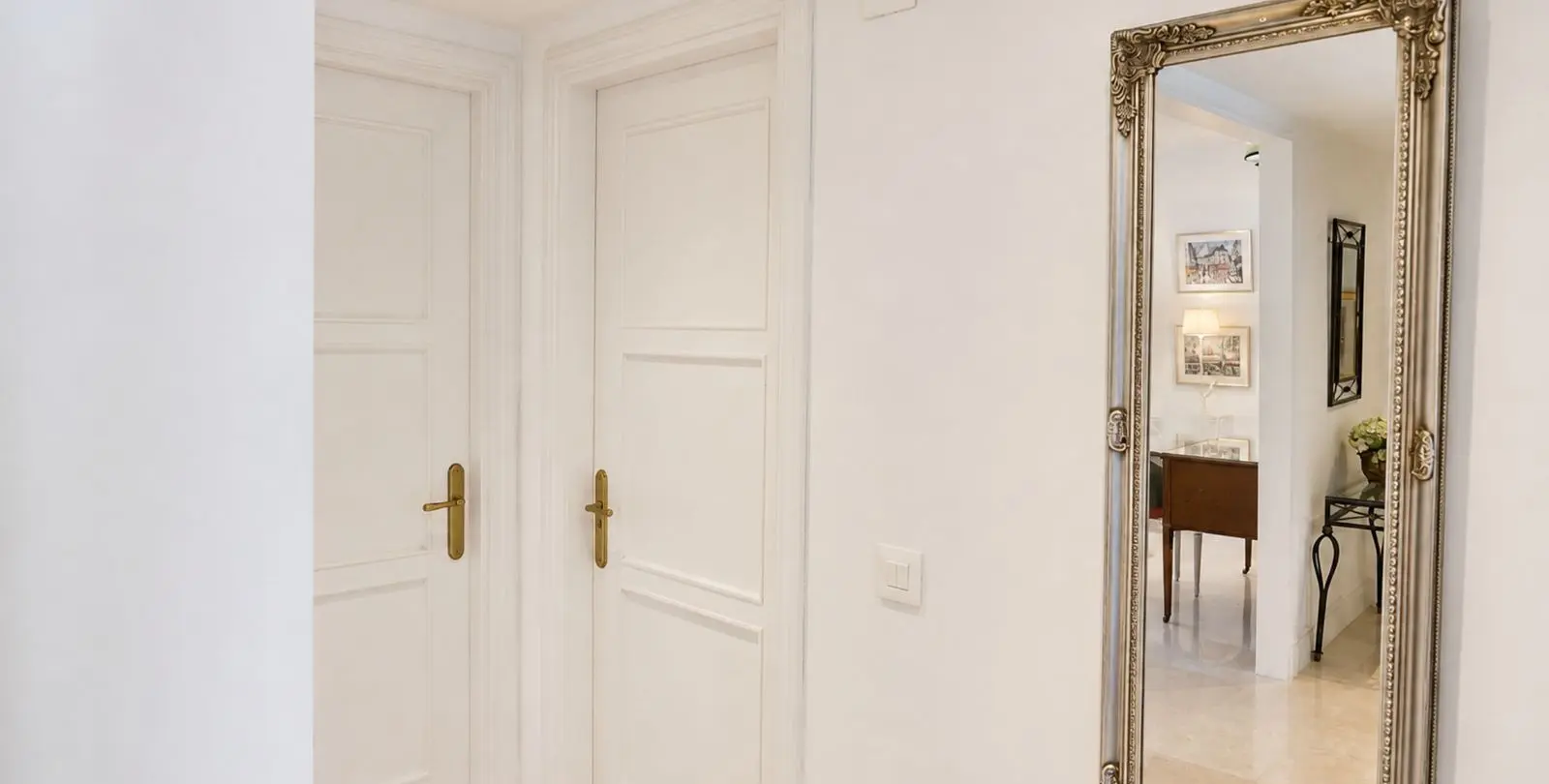 Venta de apartamento en planta media en Marbella 14