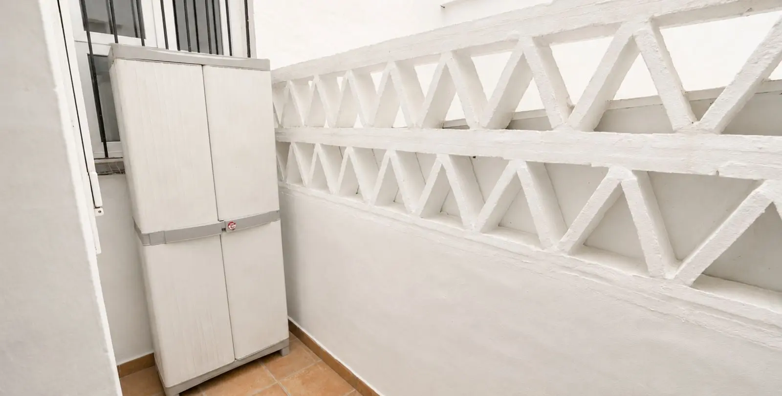 Venta de apartamento en planta media en Marbella 16