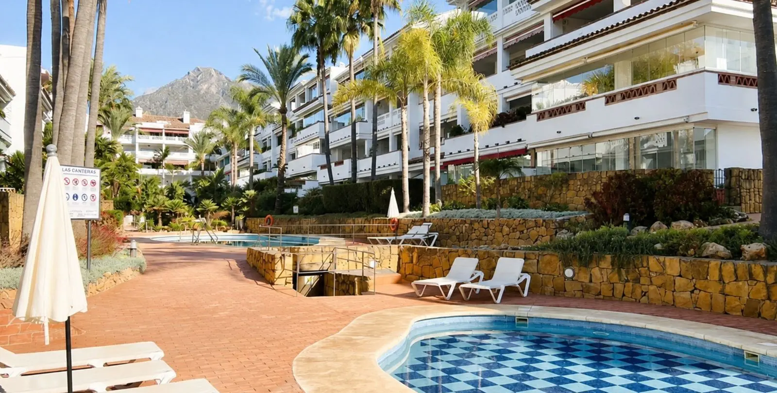 Venta de apartamento en planta media en Marbella 19