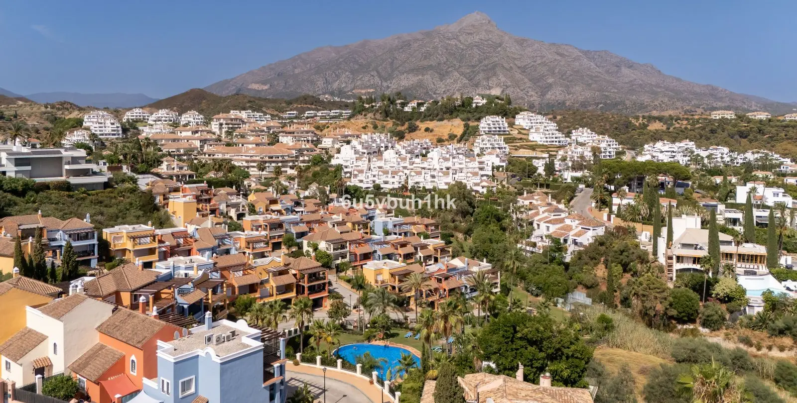 Sale of townhouse in Nueva Andalucía 3