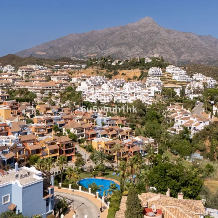 Sale of townhouse in Nueva Andalucía