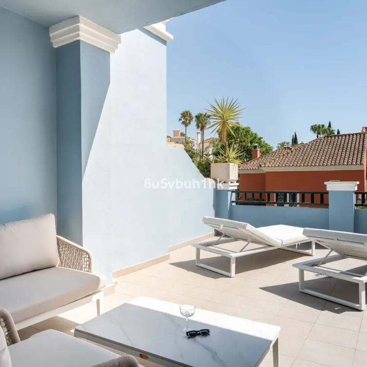 Sale of townhouse in Nueva Andalucía