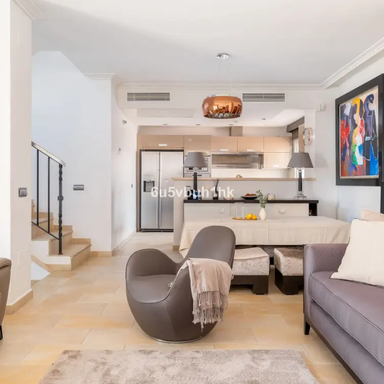 Sale of townhouse in Nueva Andalucía