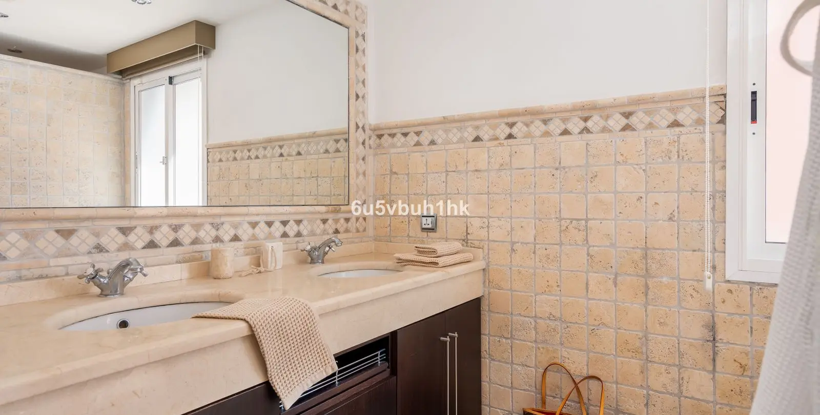 Sale of townhouse in Nueva Andalucía 17