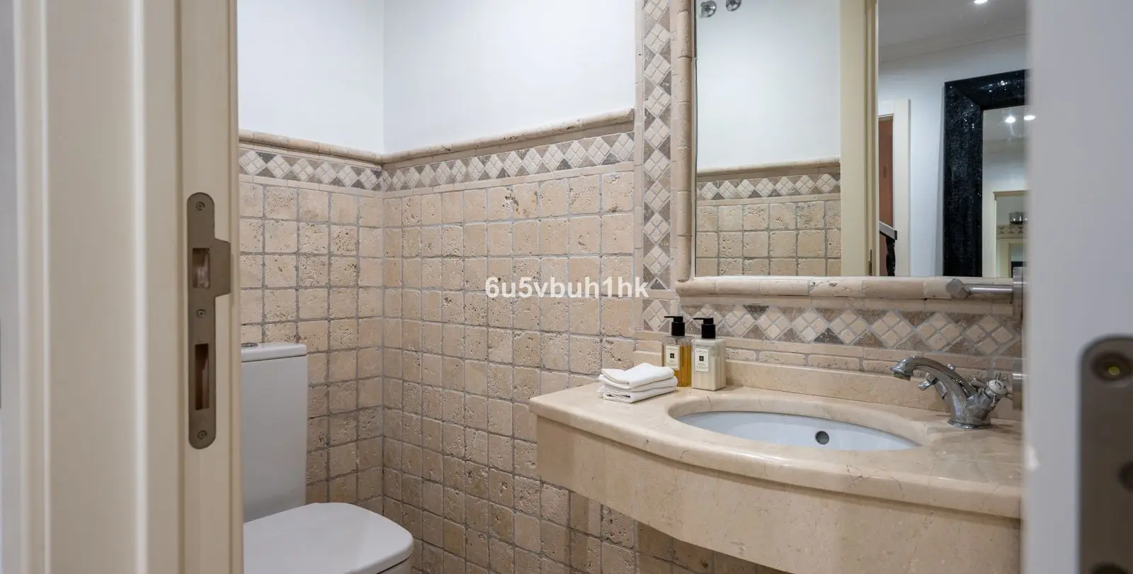 Sale of townhouse in Nueva Andalucía 19