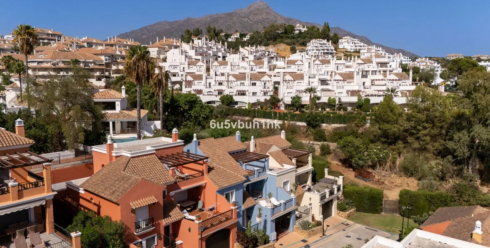 Sale of townhouse in Nueva Andalucía 24