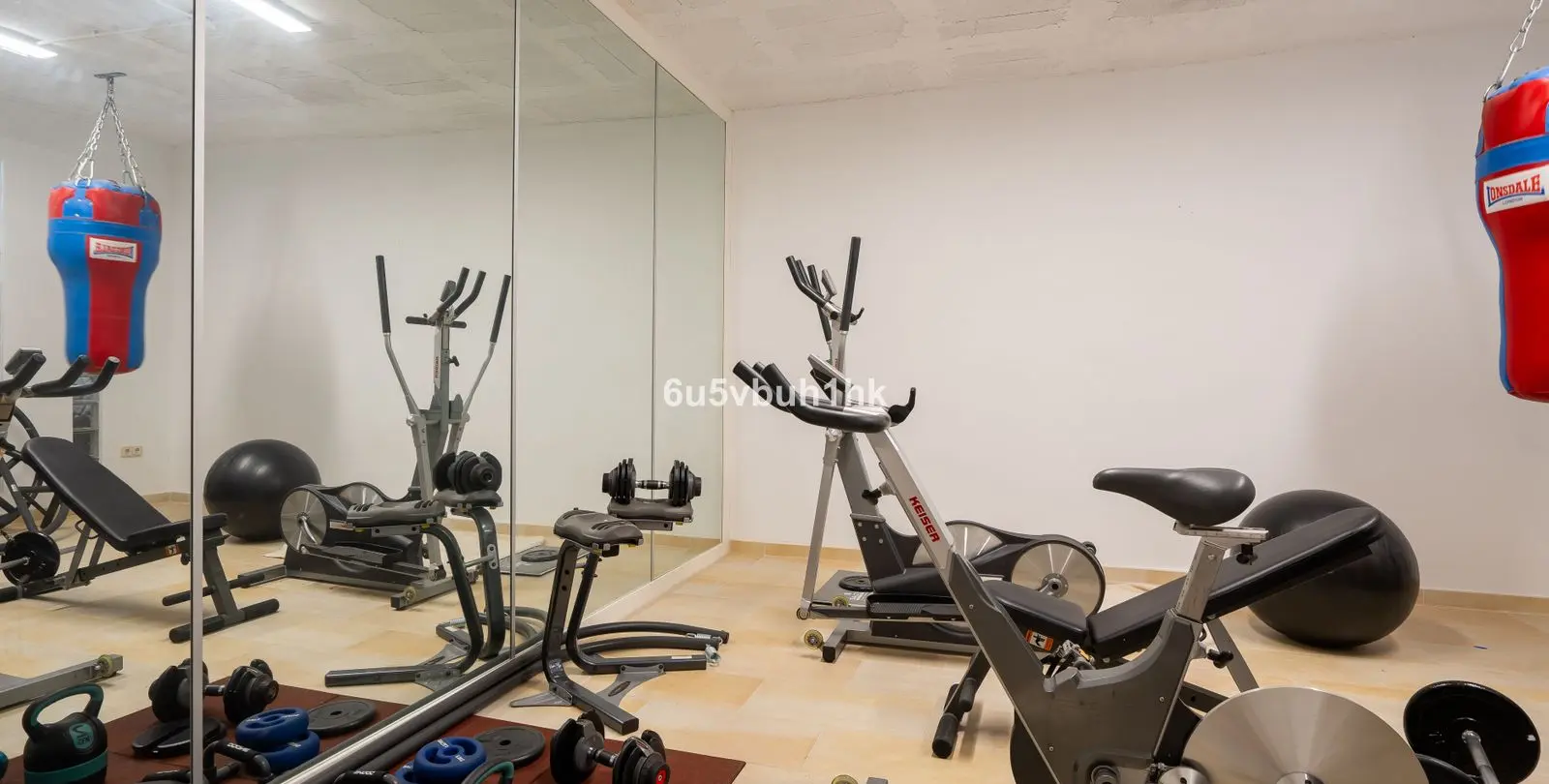 Sale of townhouse in Nueva Andalucía 23