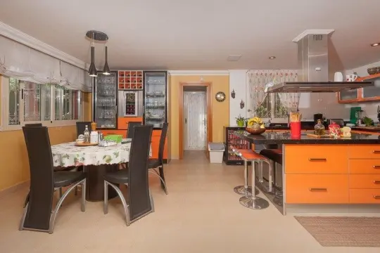 Image 4 thumb