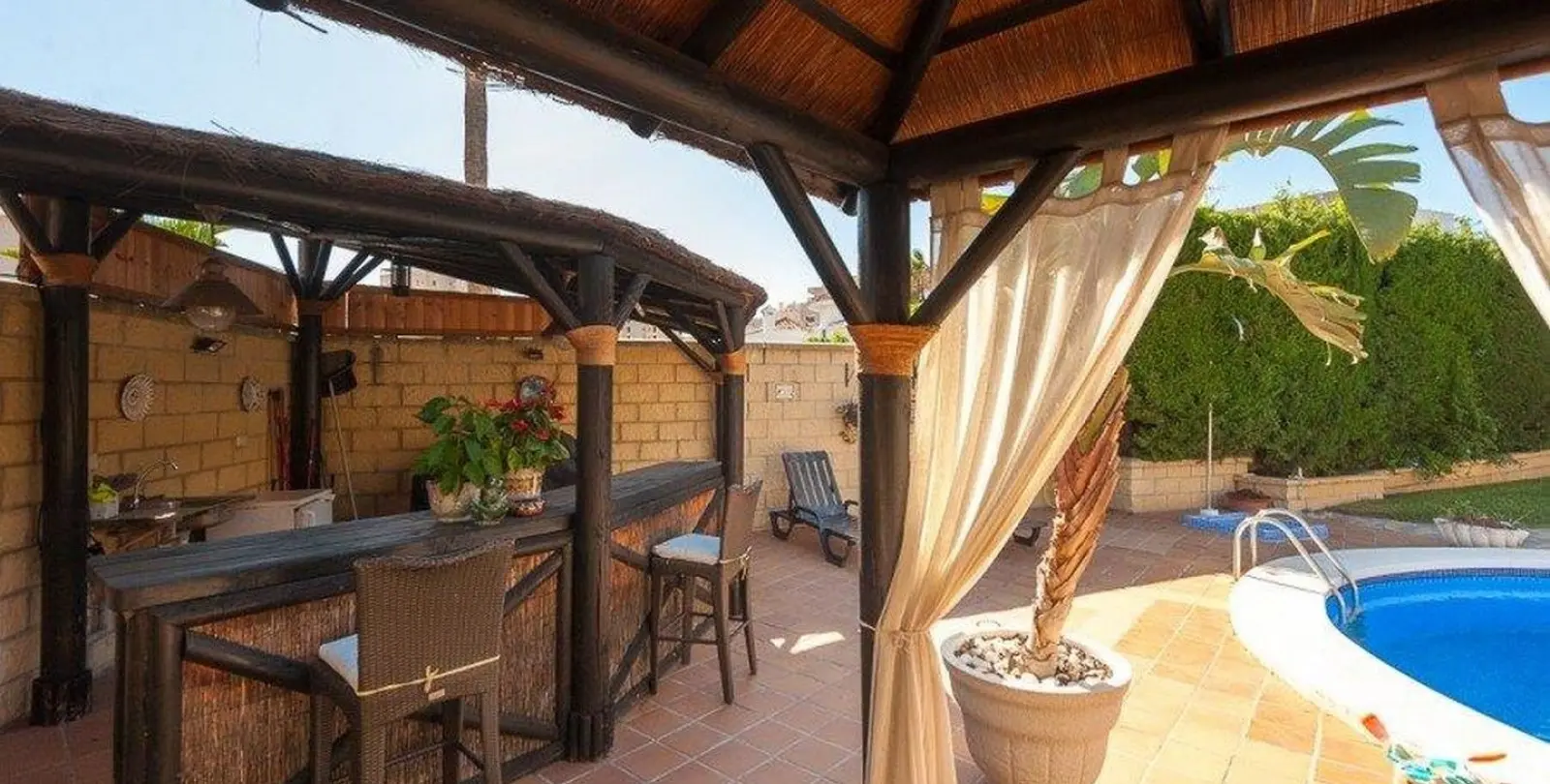 Venta de villa independiente en Playamar 10