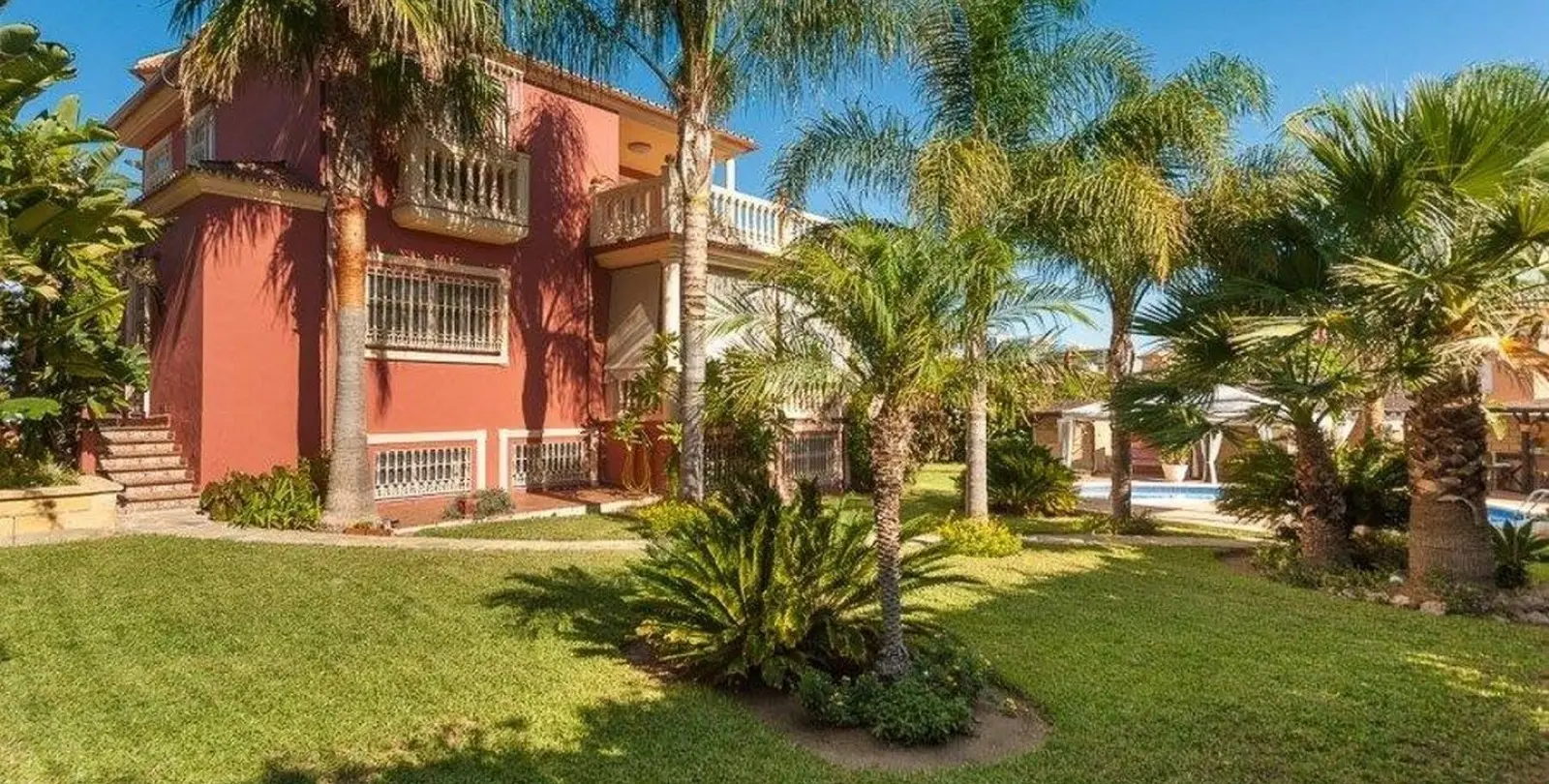 Venta de villa independiente en Playamar 16
