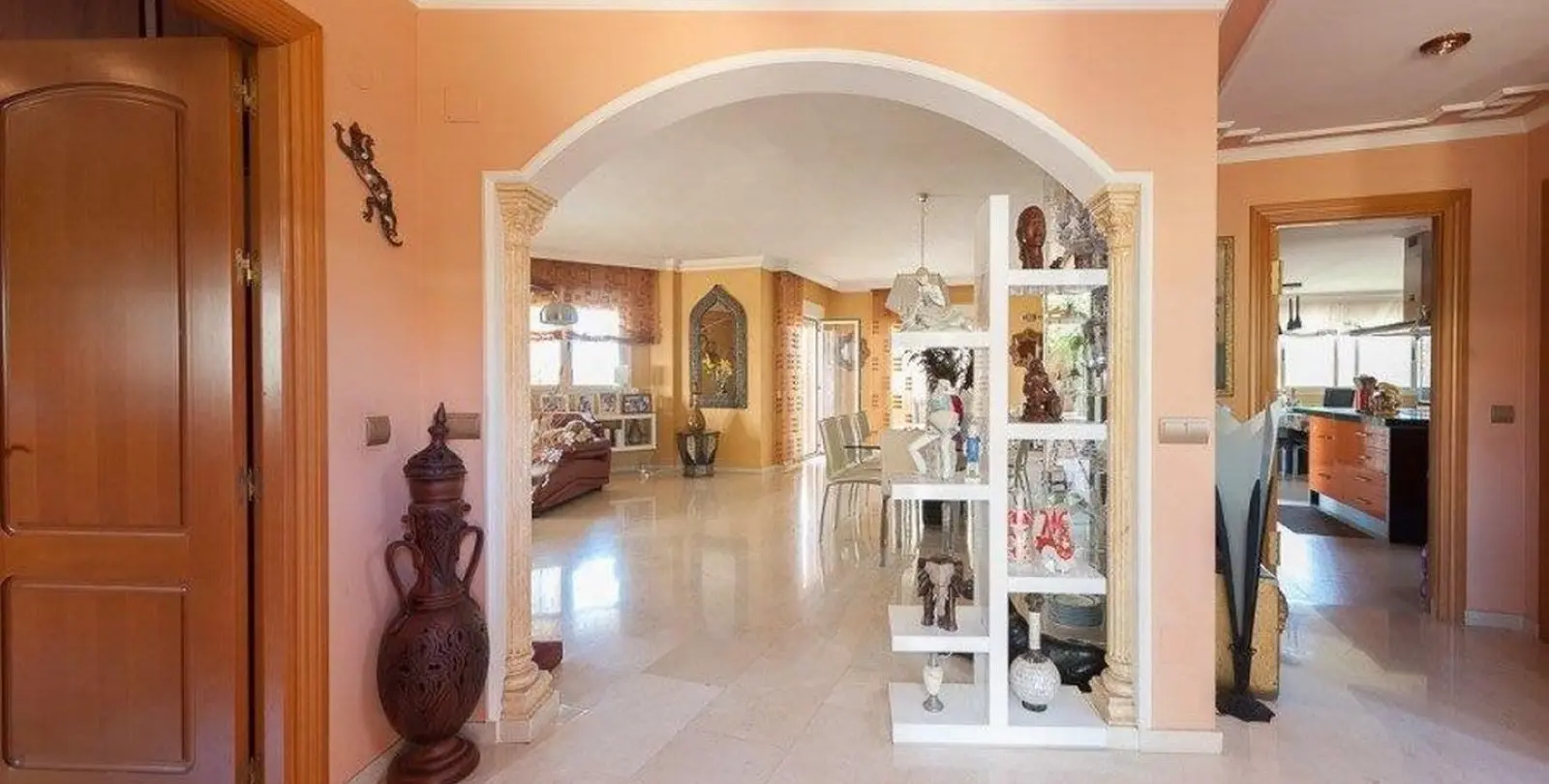 Venta de villa independiente en Playamar 18