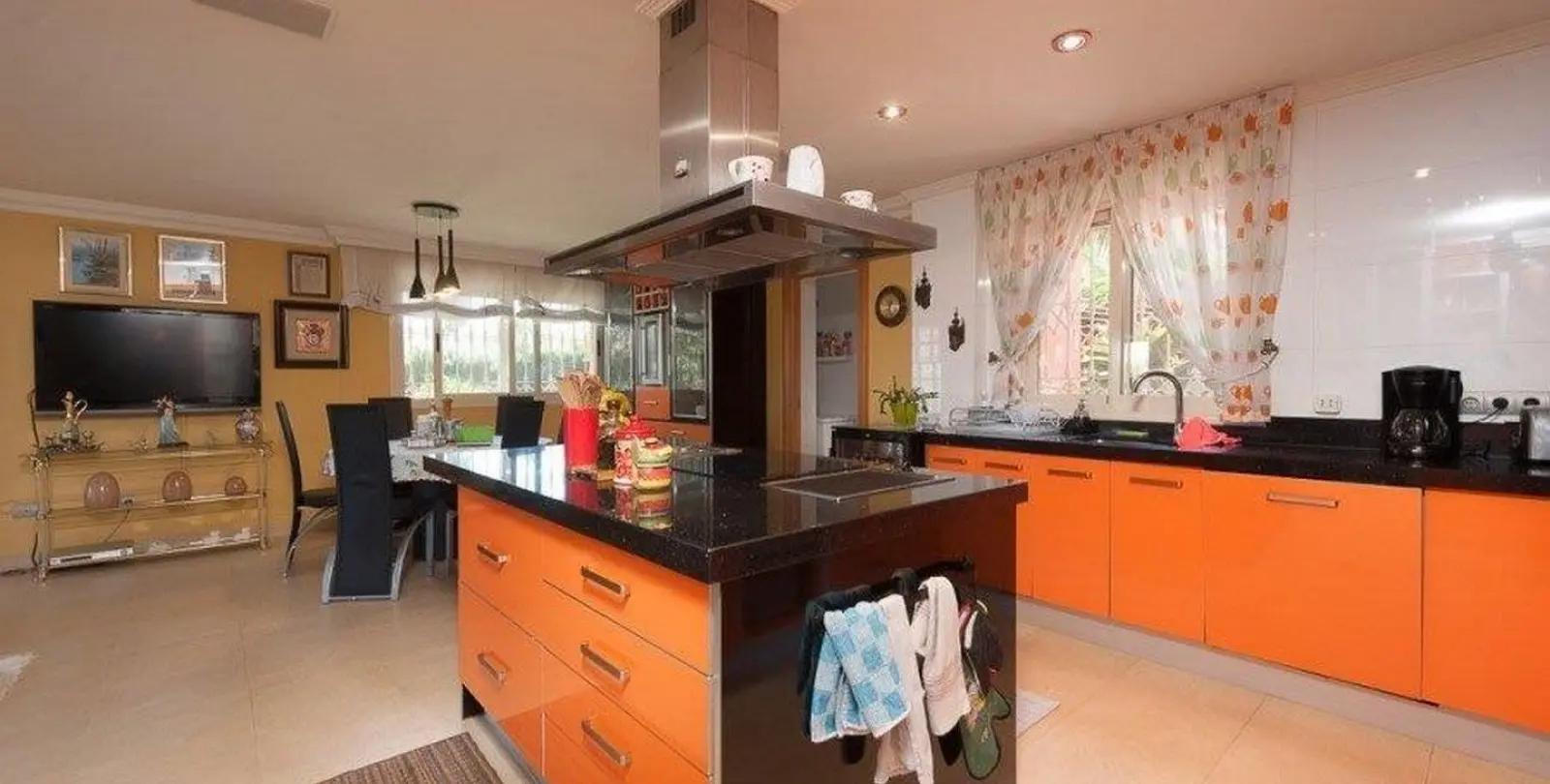 Venta de villa independiente en Playamar 19