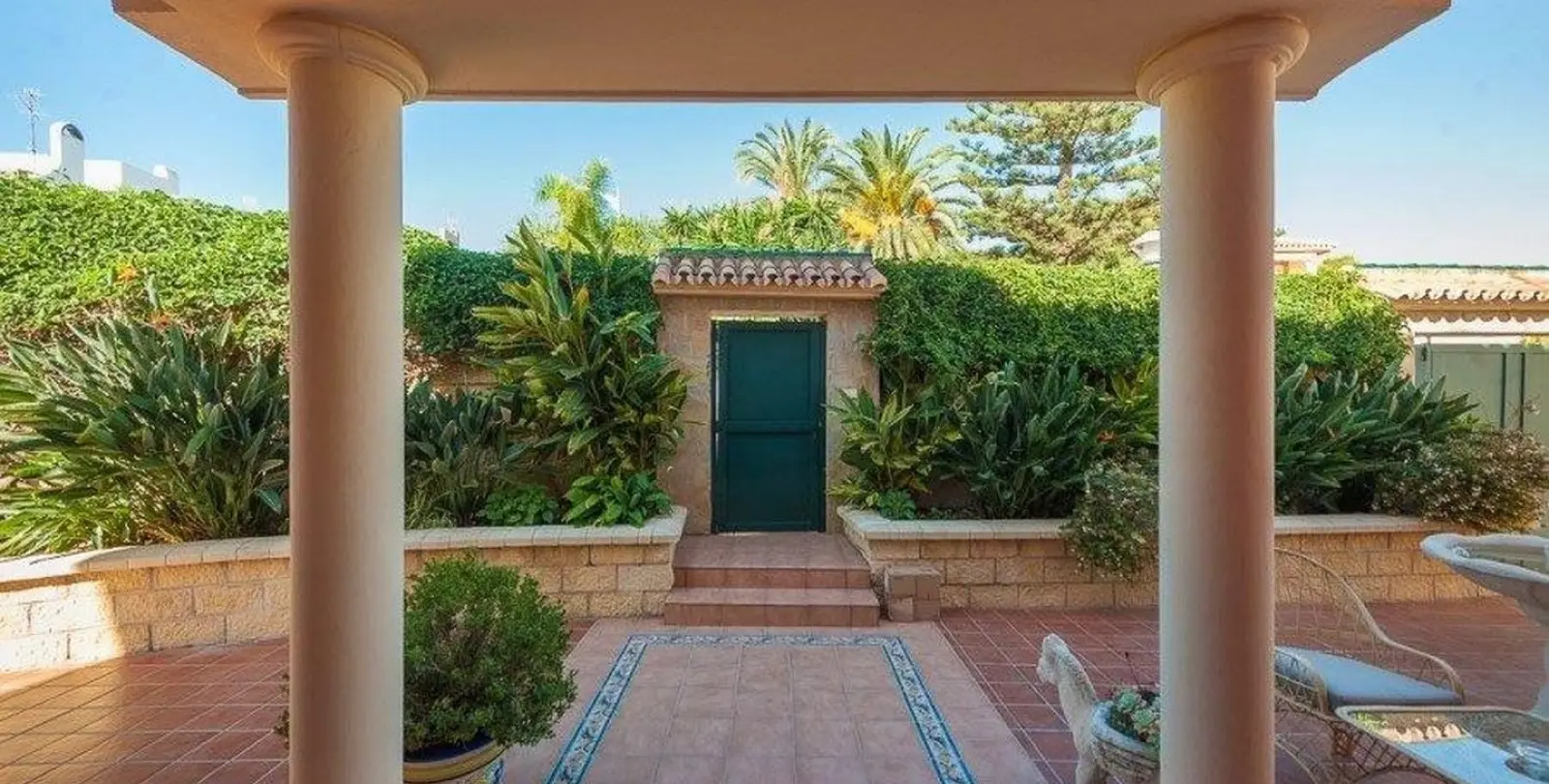 Venta de villa independiente en Playamar 23