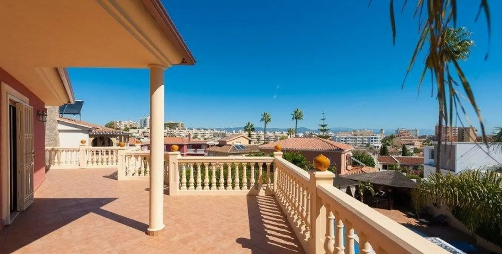 Venta de villa independiente en Playamar 26