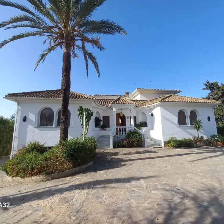 Venta de villa independiente en El Chaparral
