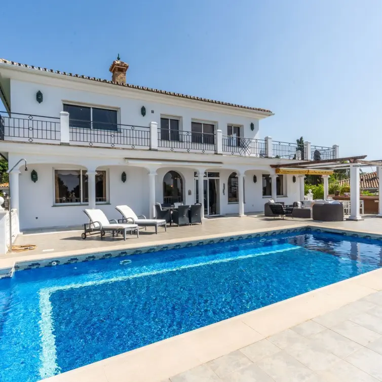 Venta de villa independiente en El Chaparral