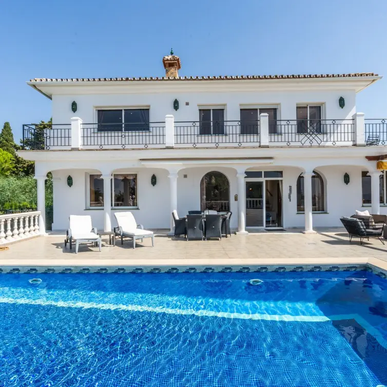 Venta de villa independiente en El Chaparral