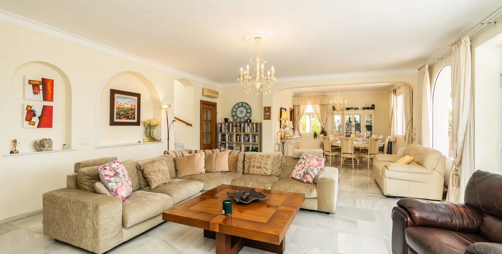 Venta de villa independiente en El Chaparral 11