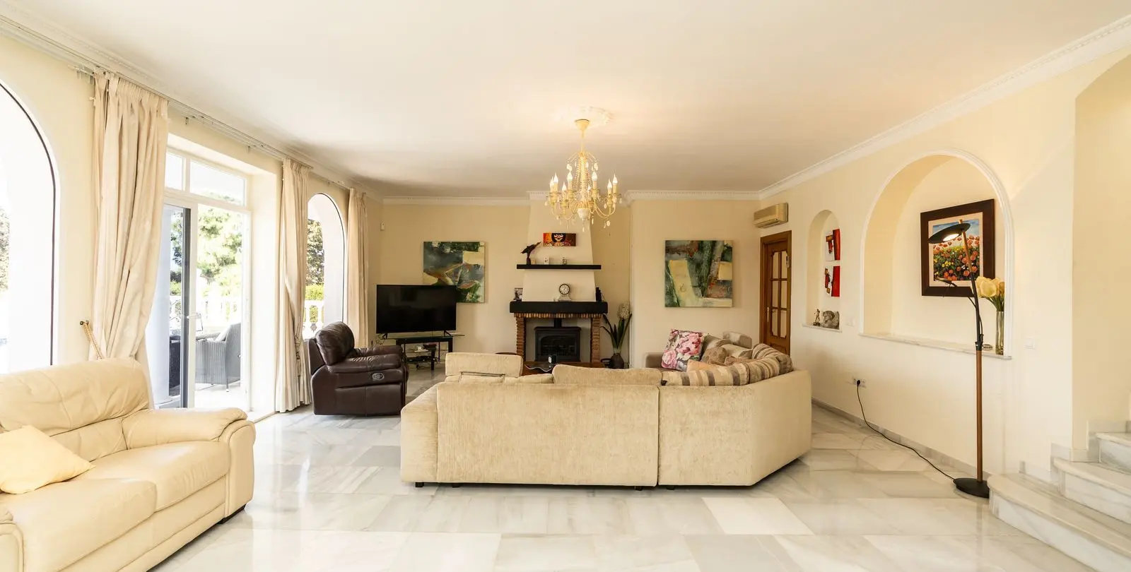Venta de villa independiente en El Chaparral 14