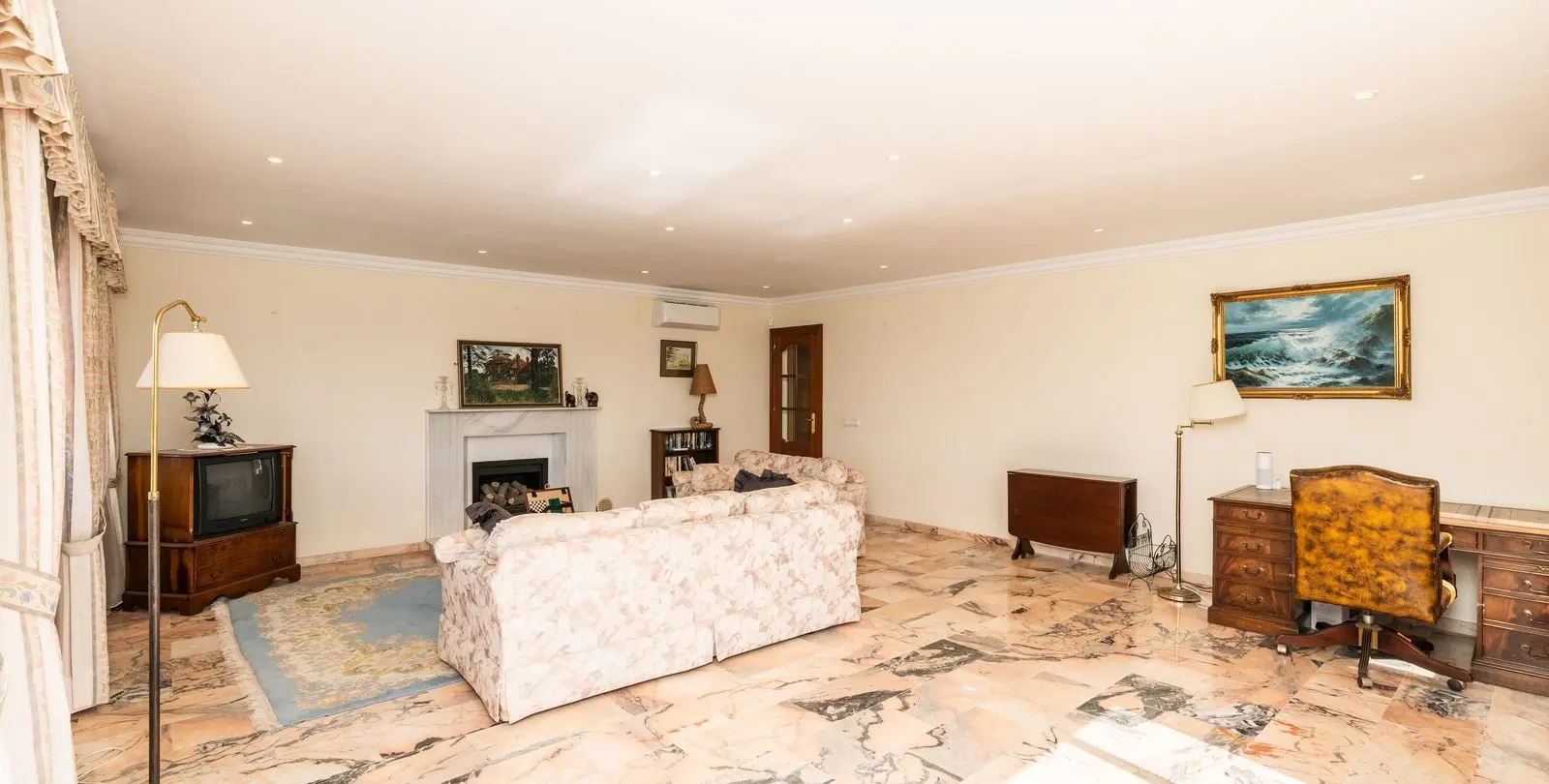 Venta de villa independiente en El Chaparral 21