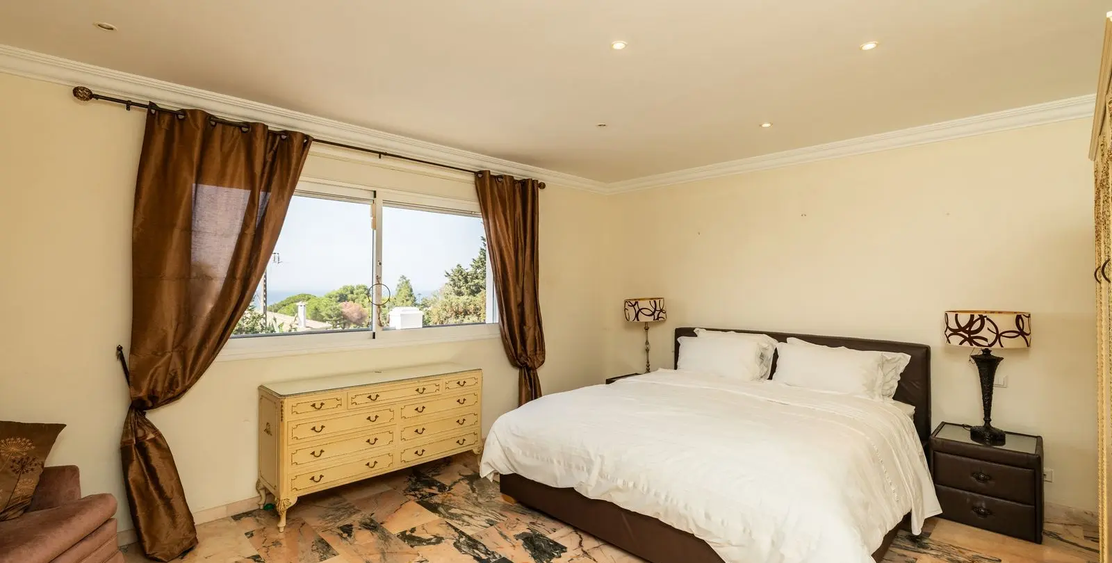 Venta de villa independiente en El Chaparral 22