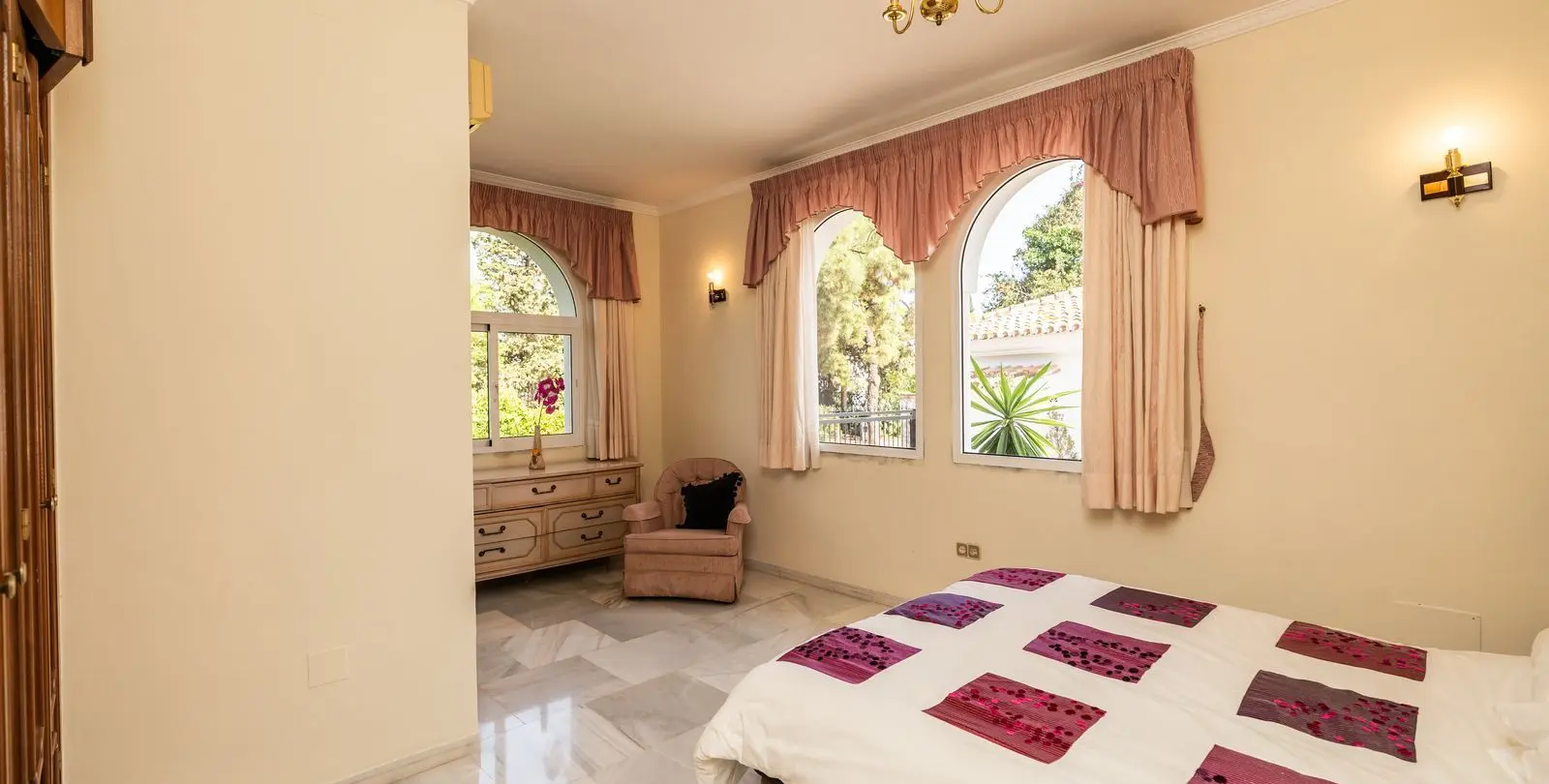 Venta de villa independiente en El Chaparral 29