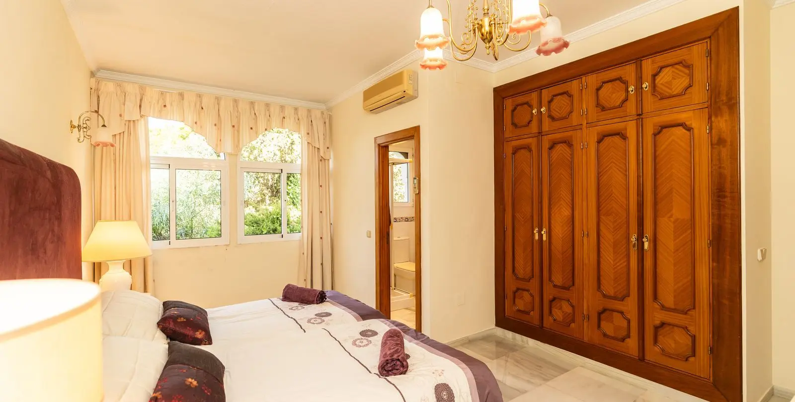 Venta de villa independiente en El Chaparral 32