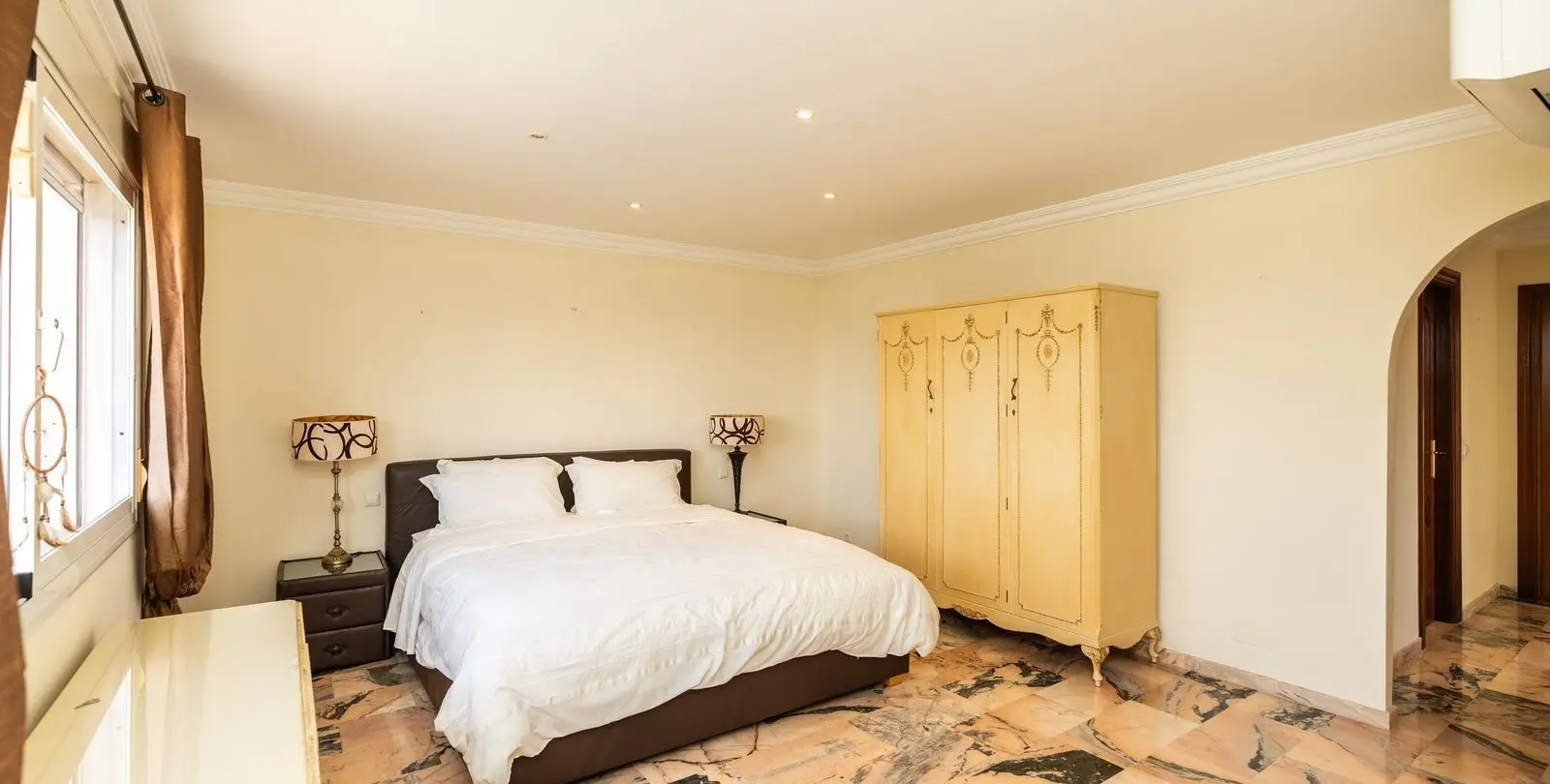 Venta de villa independiente en El Chaparral 34