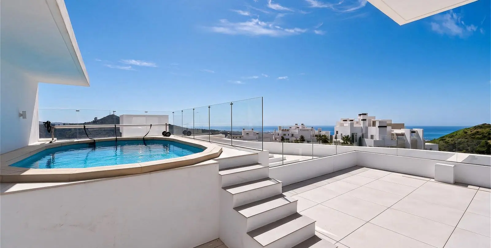 Venta de ático dúplex en Ojén 1