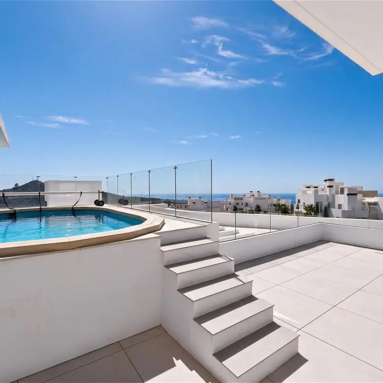 Venta de ático dúplex en Ojén
