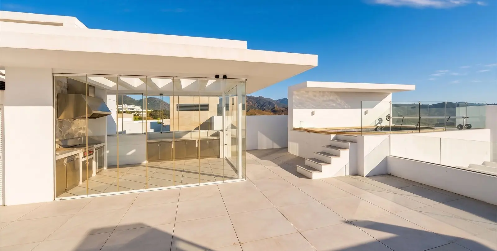 Venta de ático dúplex en Ojén 3