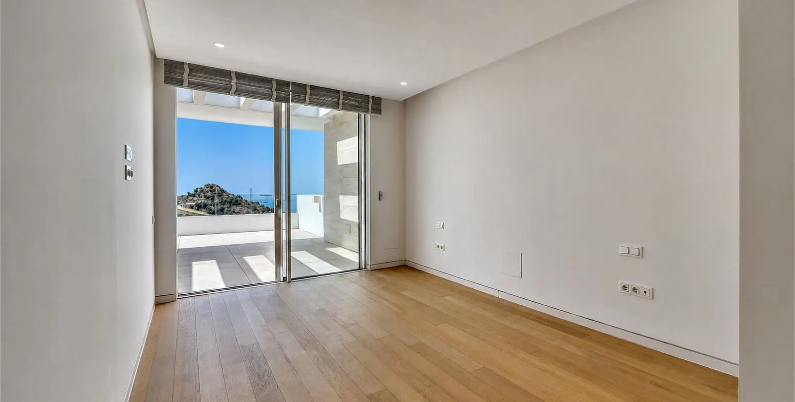 Venta de ático dúplex en Ojén 11