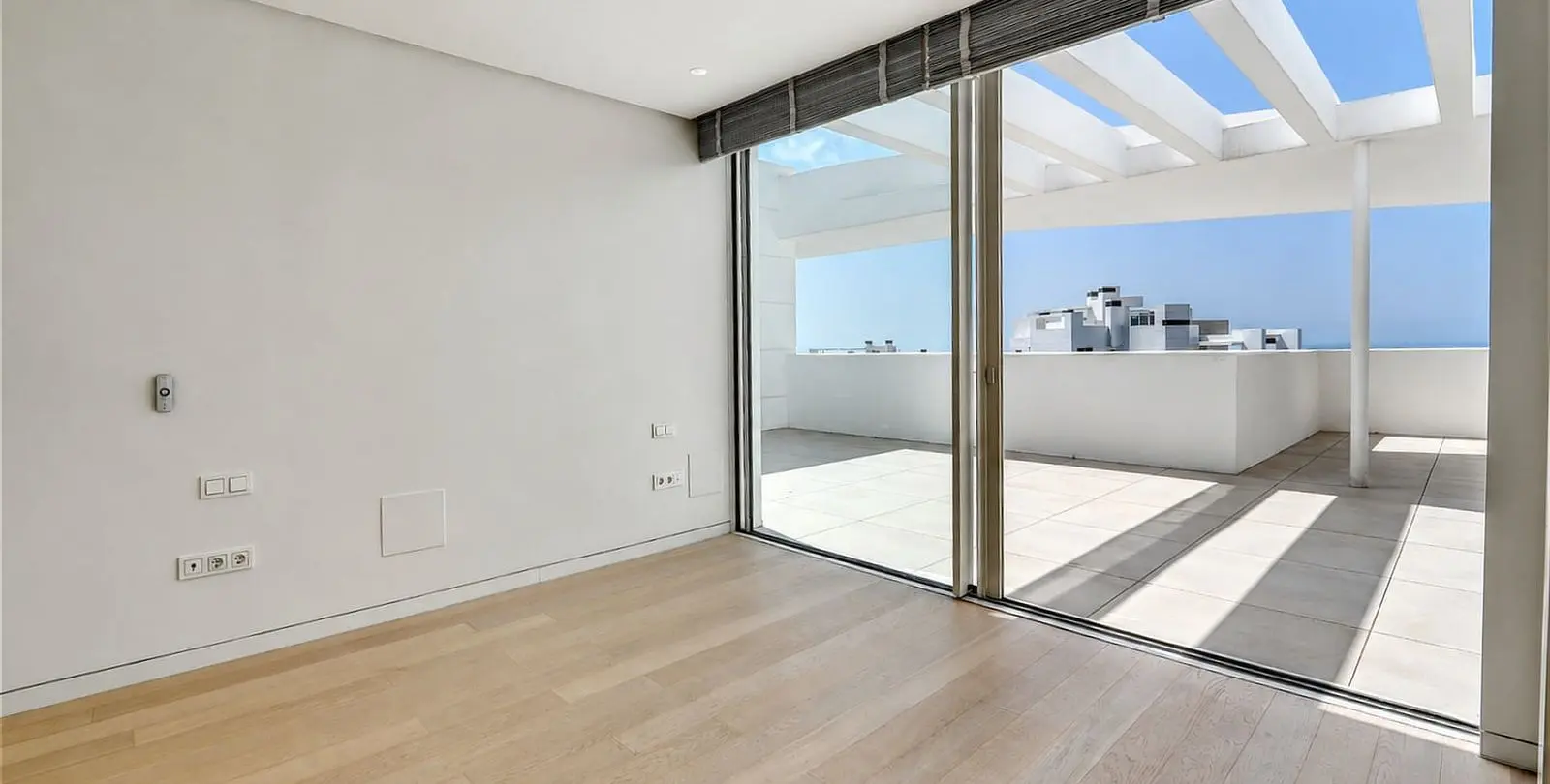 Venta de ático dúplex en Ojén 15