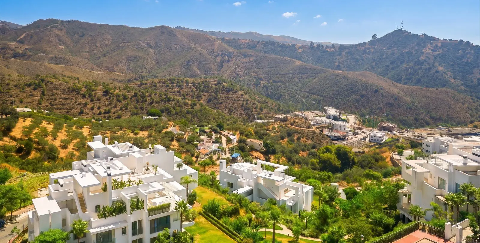 Venta de ático dúplex en Ojén 23