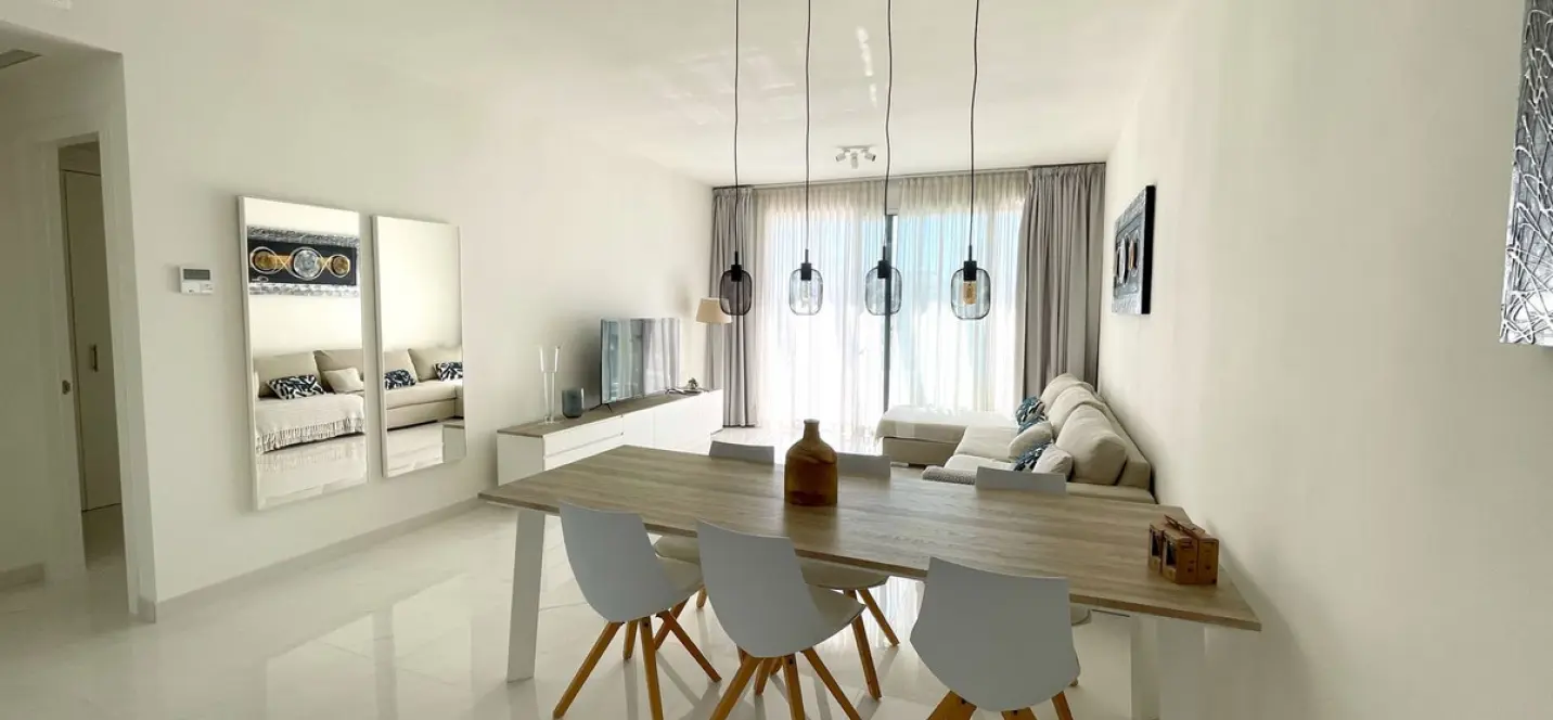 Long-term rent of penthouse duplex in Bel Air 1