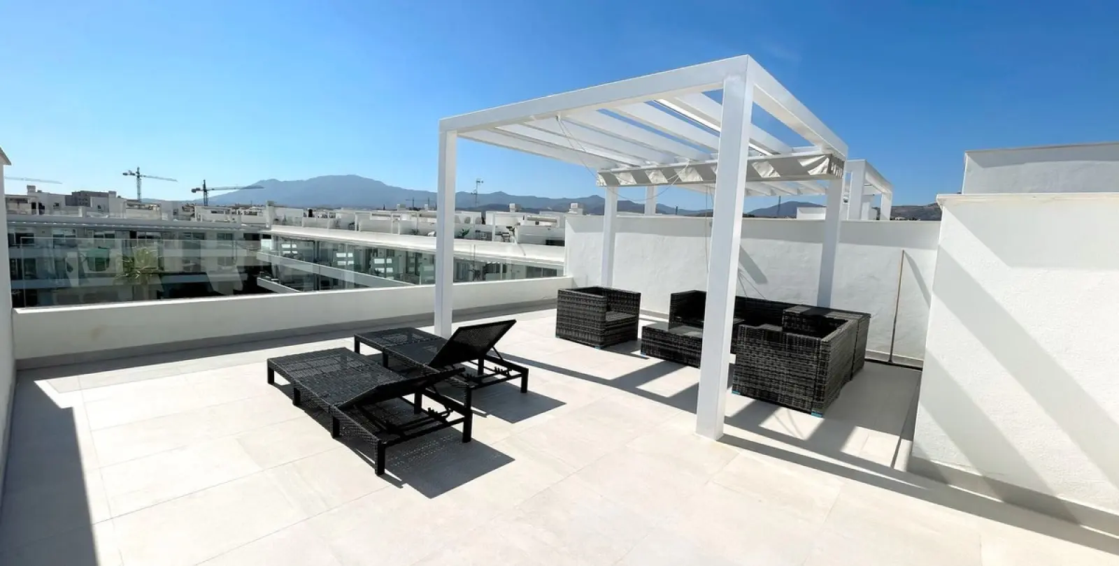 Long-term rent of penthouse duplex in Bel Air 13