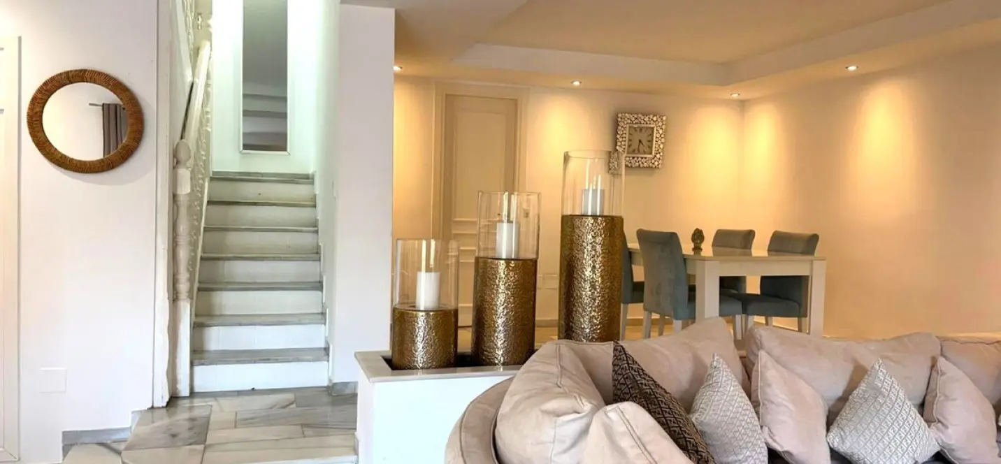 Long-term rent of townhouse in Nueva Andalucía 0