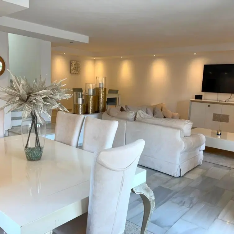 Long-term rent of townhouse in Nueva Andalucía
