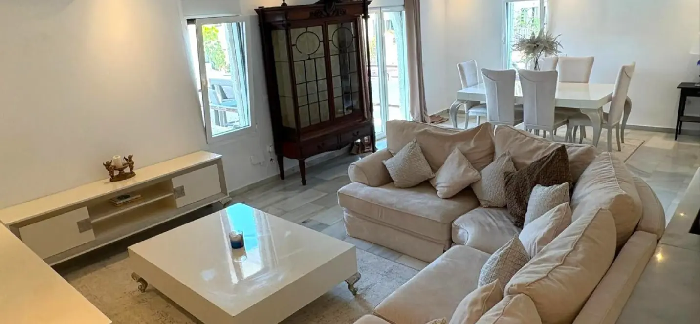 Long-term rent of townhouse in Nueva Andalucía 3